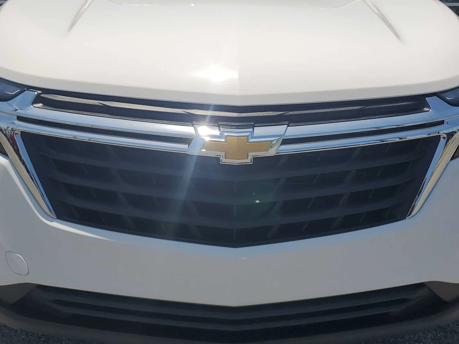 Used 2024 Summit White Chevrolet LS image 12