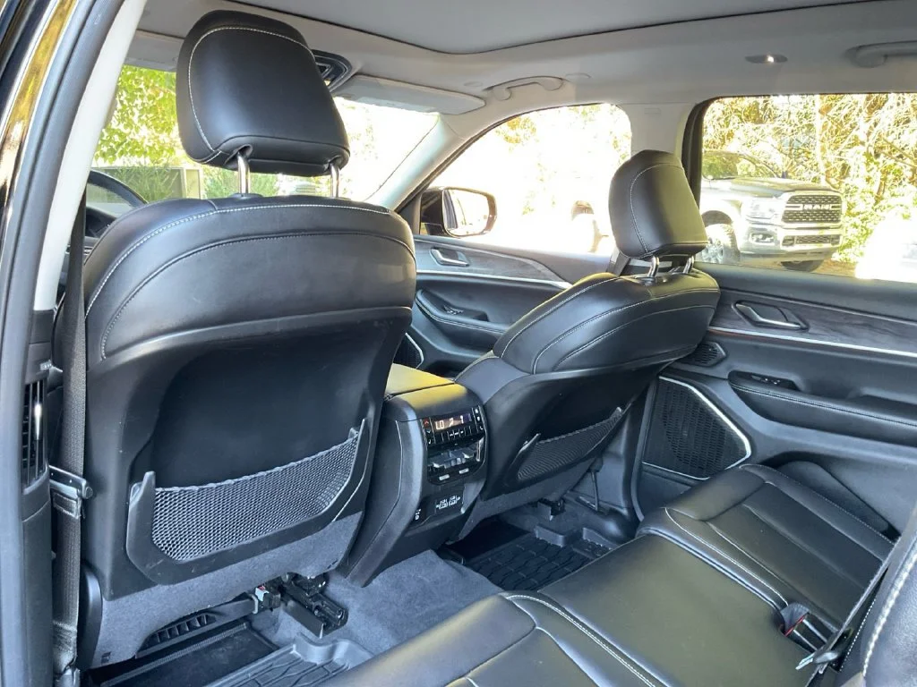 Used 2022 Black Jeep Limited image 33