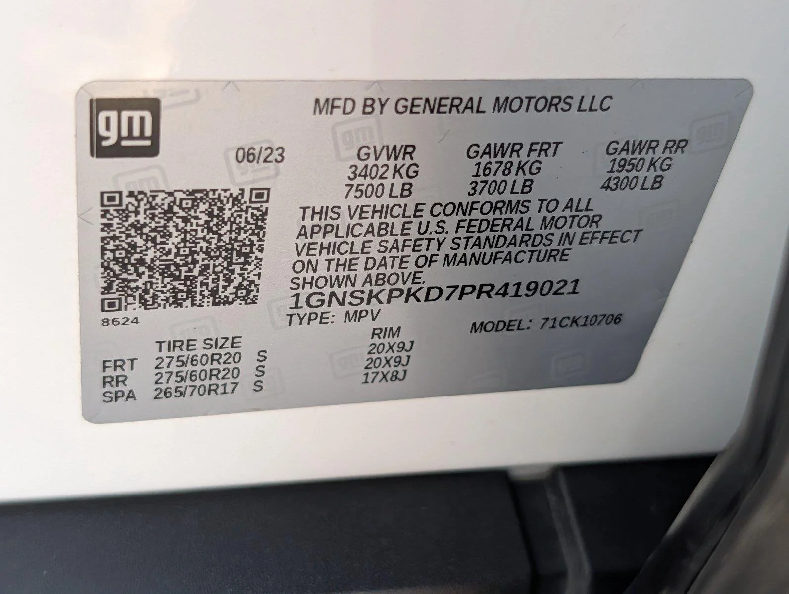 Used 2023 Summit White Chevrolet Z71 image 42