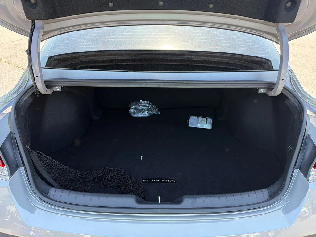 Used 2025 Silver Hyundai Blue image 18