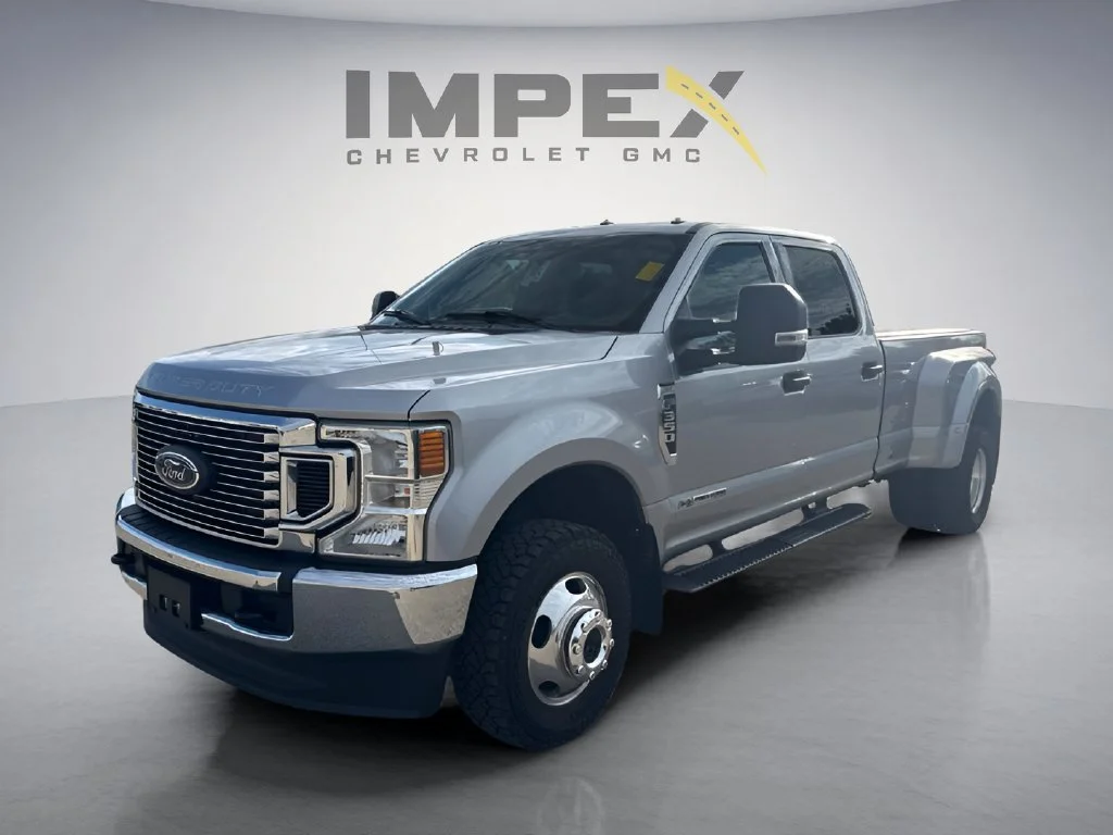Used 2022  Ford XL image 1