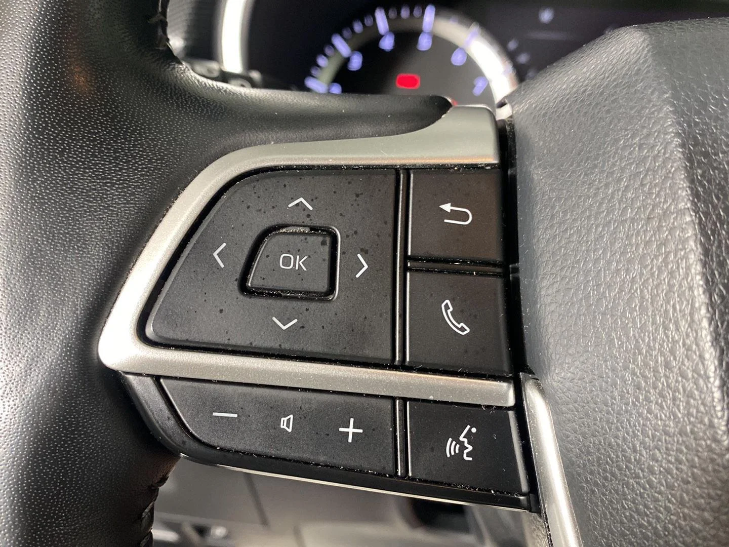 Used 2022 Celestial Silver Metallic Toyota XSE image 25