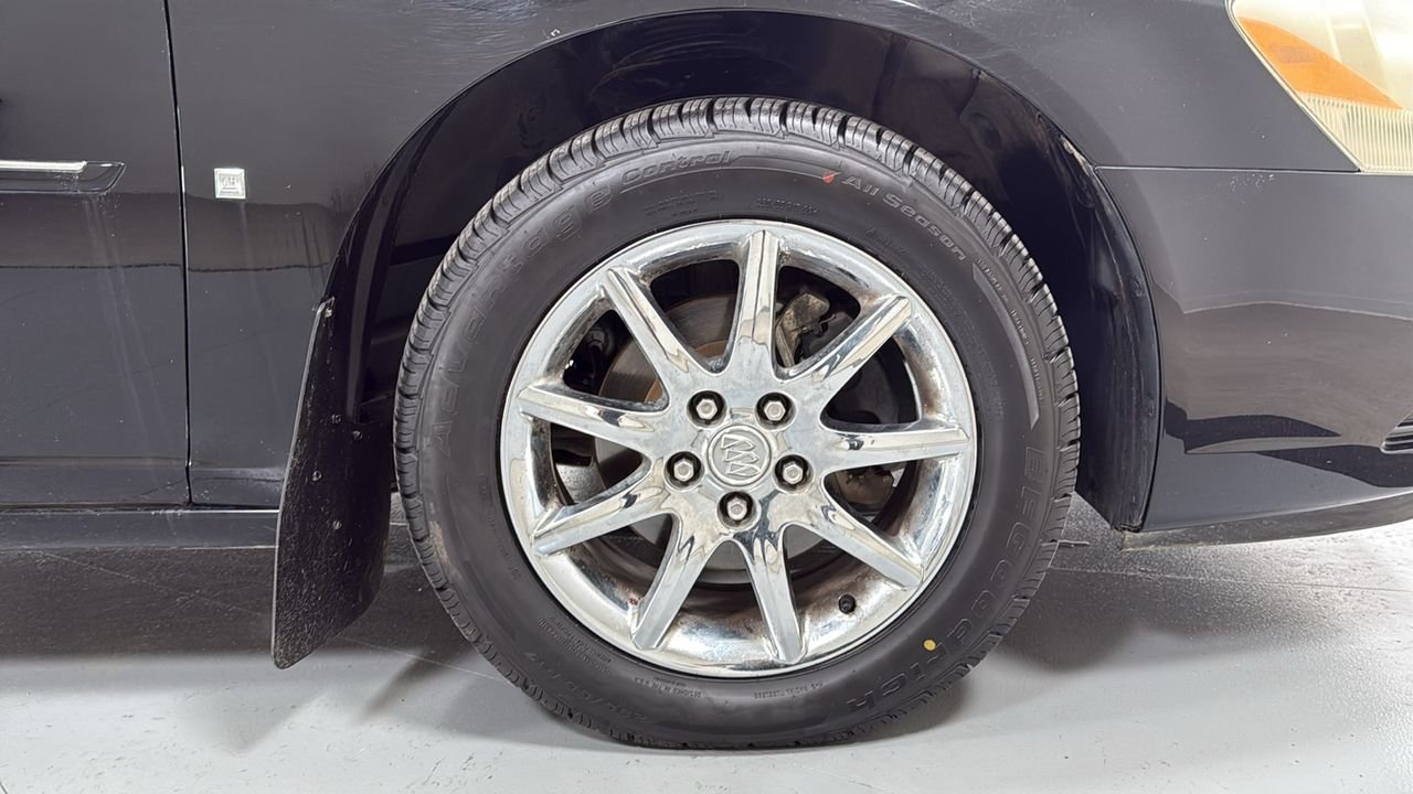Used 2007 Black Buick CXL image 21