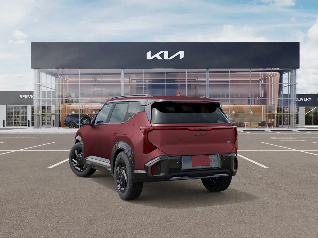 New 2027 Magma Red Matte Kia X-Line SX image 4