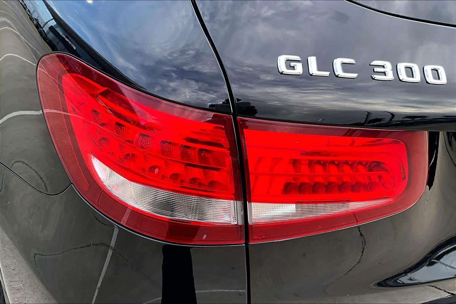 Used 2016 Black Mercedes-Benz GLC 300 image 25