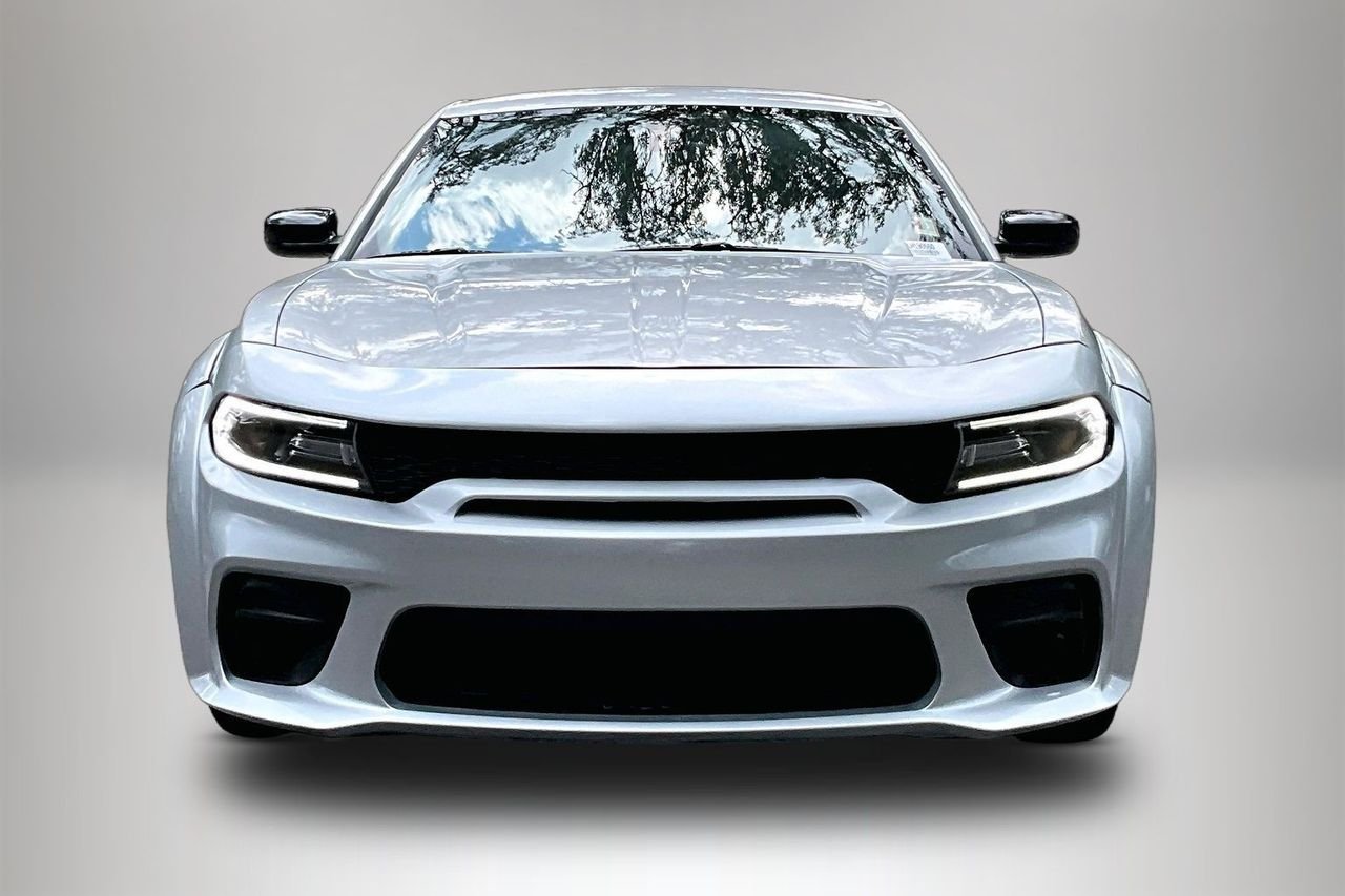 Used 2020 Silver Dodge SXT image 3