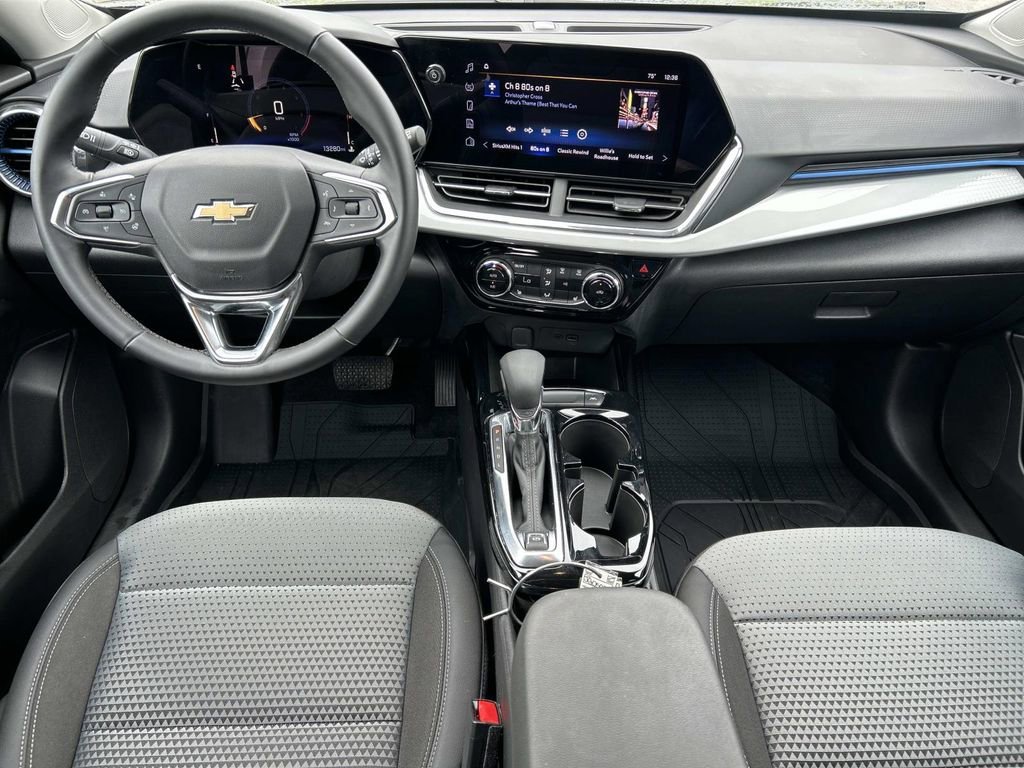 Used 2025 Sterling Gray Metallic Chevrolet LT image 13