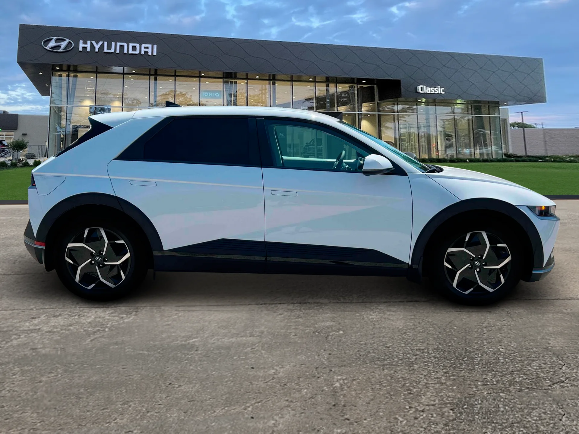 New 2024 Atlas White Hyundai SE image 9
