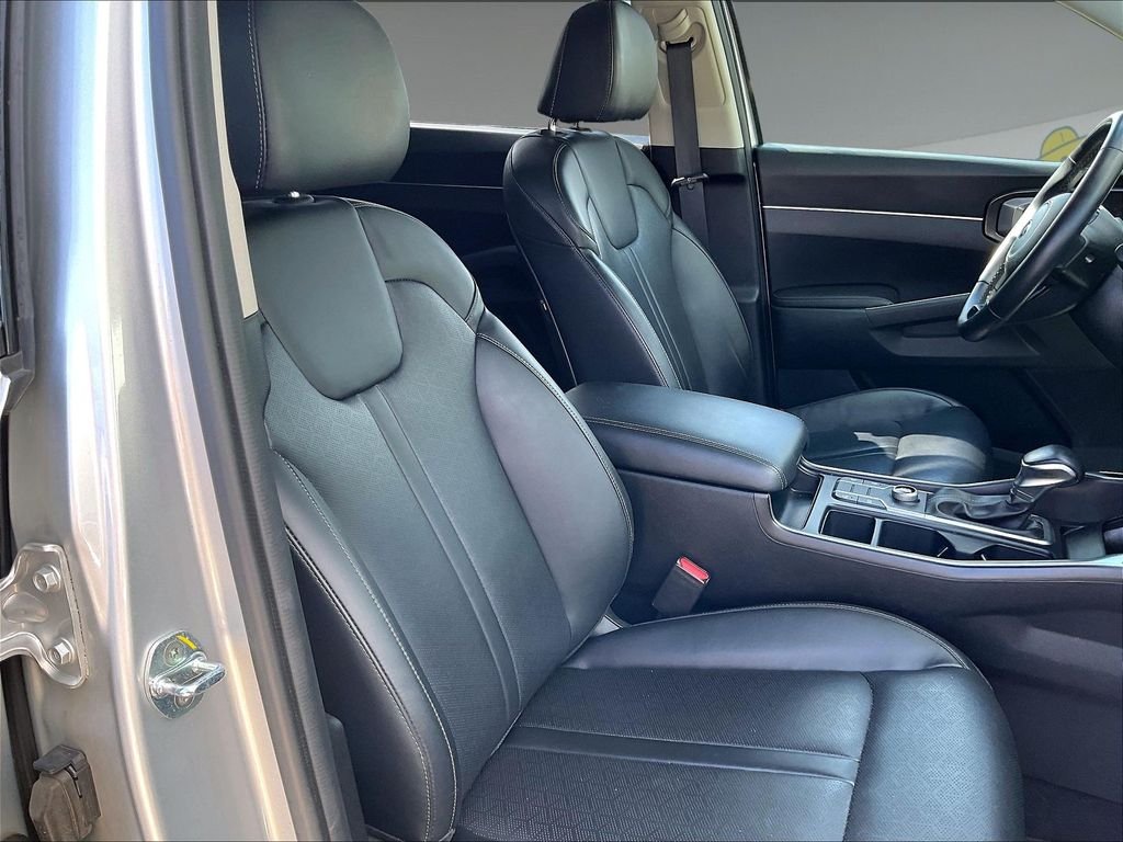 Used 2021 Sparkling Silver Kia S image 11