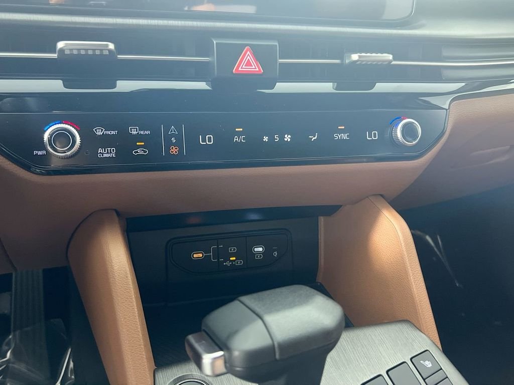 New 2026 Wolf Gray Kia X-Line image 26