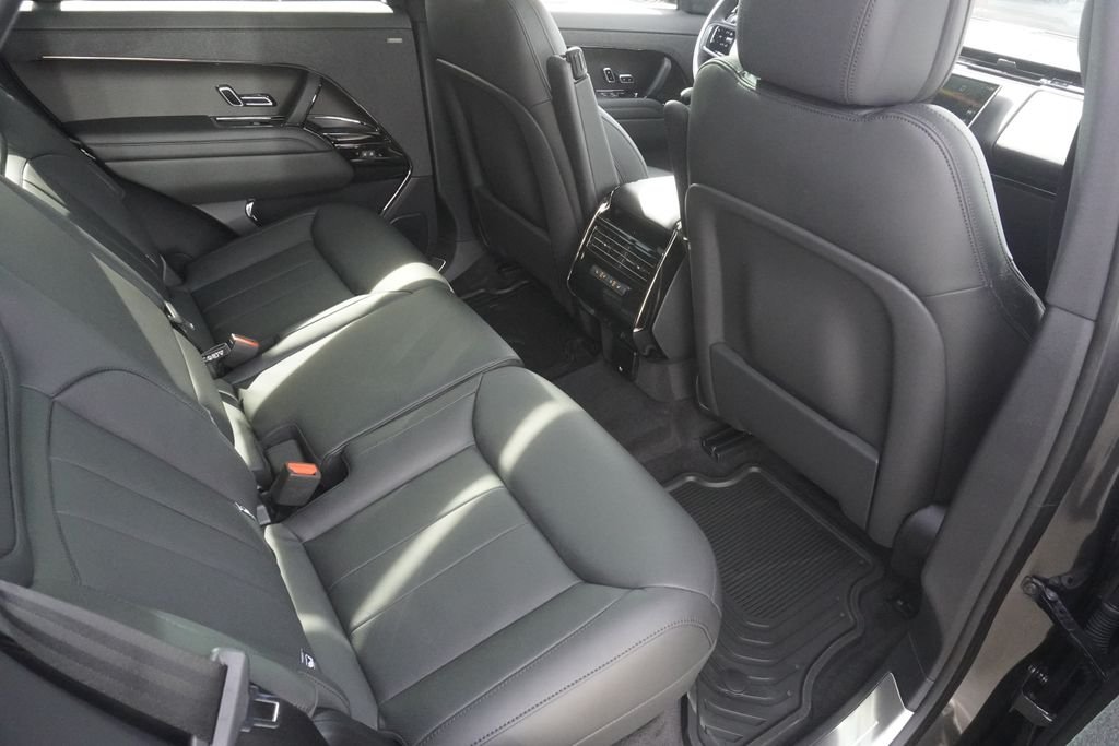 New 2026 Carpathian Grey Land Rover SE image 26