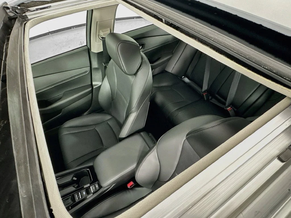 New 2026 Urban Gray Pearl Honda Touring image 31