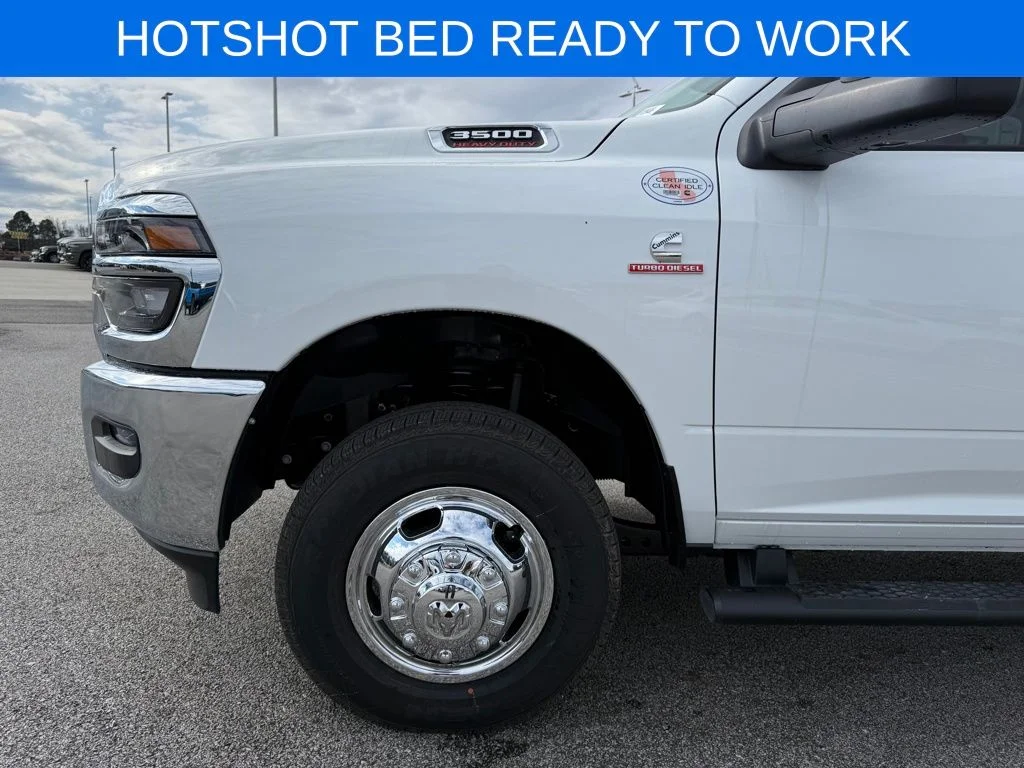 New 2026 Bright White Clearcoat RAM Tradesman image 27