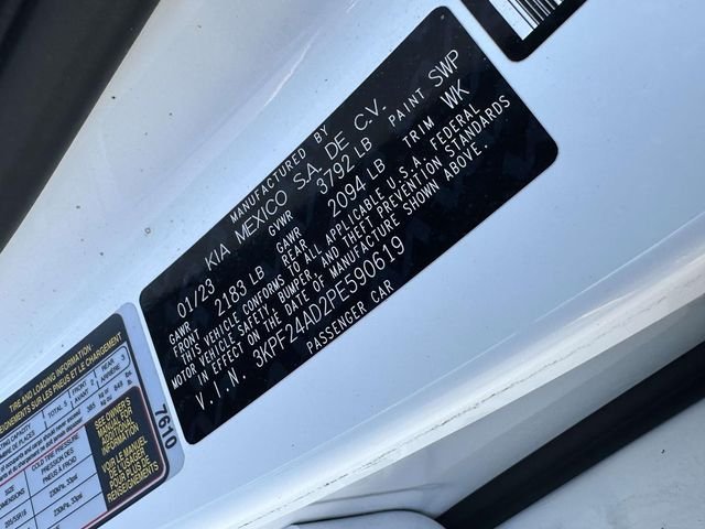 Used 2023 White Kia LXS image 30