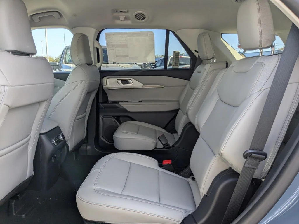 New 2026 Vapor Blue Metallic Ford Active image 15