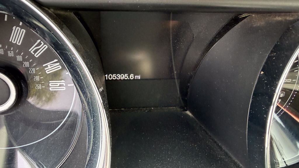 Used 2014 White Ford V6 Premium image 5