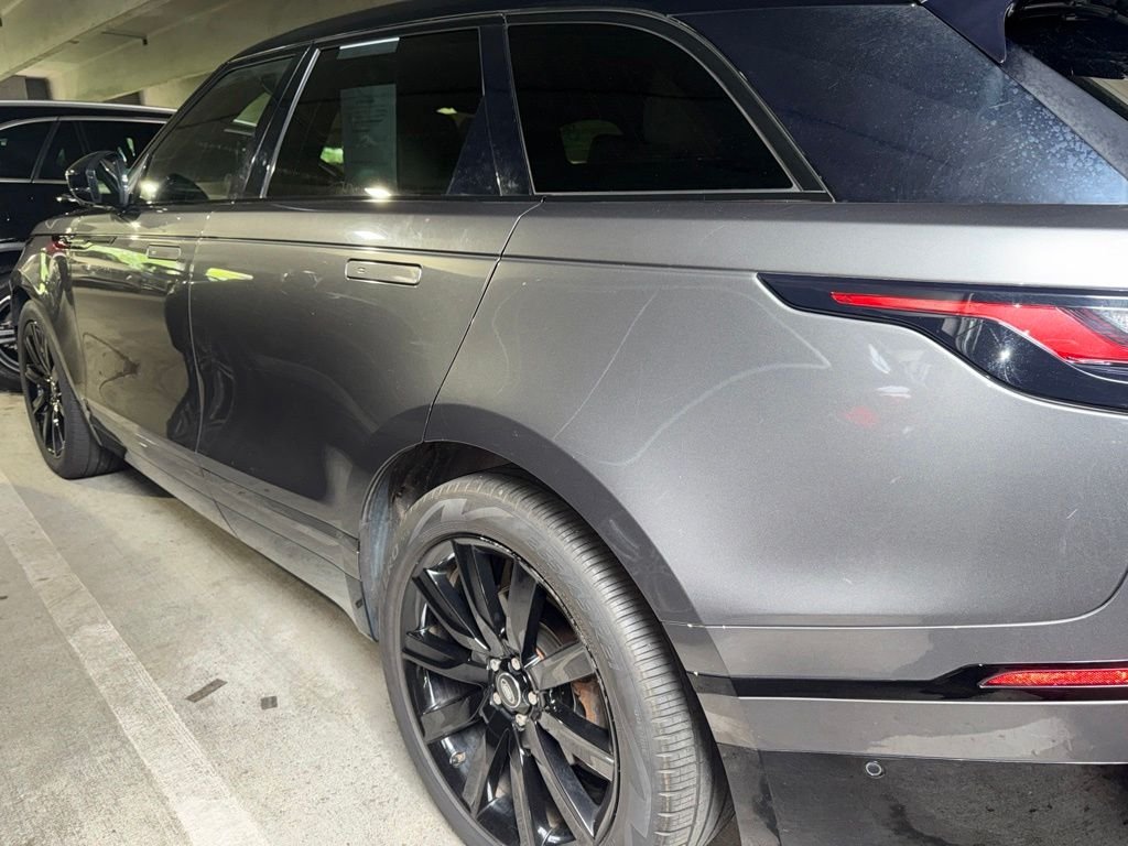 Used 2018  Land Rover HSE R-Dynamic image 4