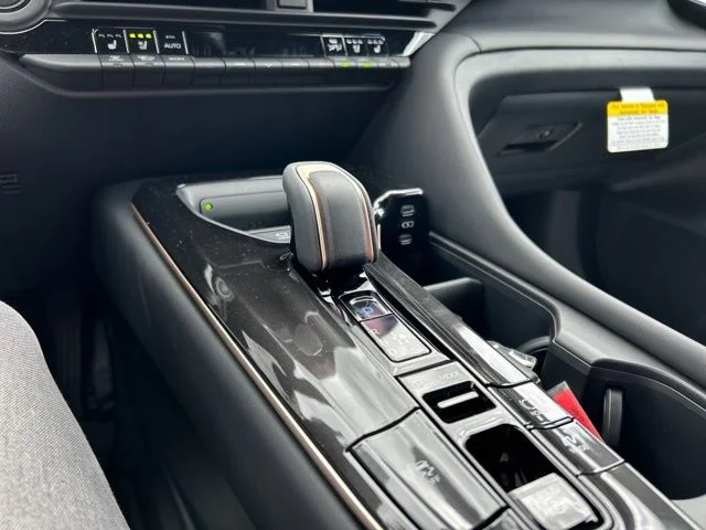 New 2026 Oxygen White with Black roof <sup>1</sup> Toyota  Limited image 42