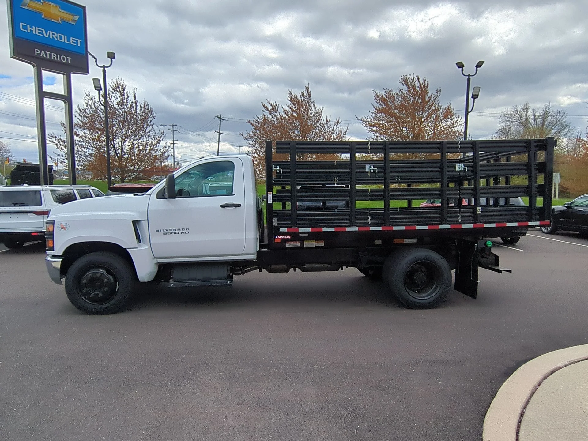 New 2024 Summit White Chevrolet Work Truck image 38
