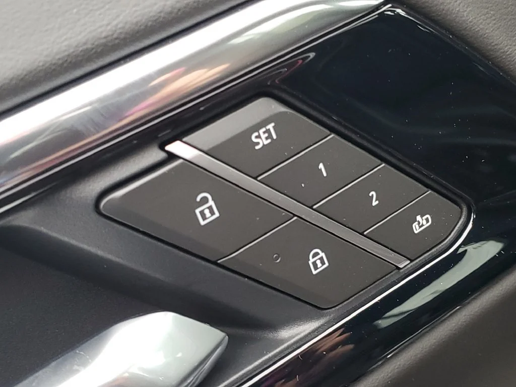 2027 Chevrolet Suburban High Country - Photo 22