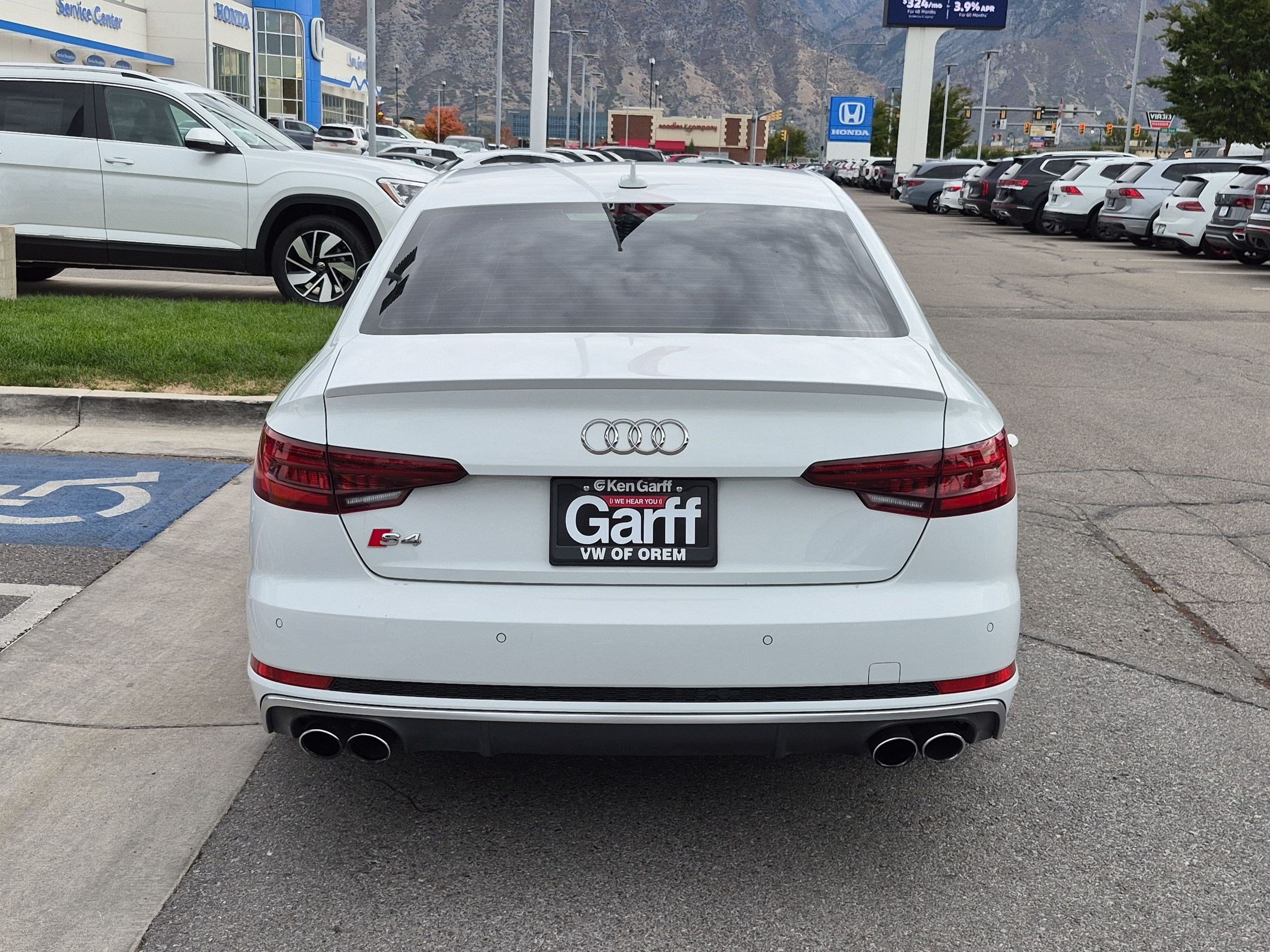 Used 2018 Glacier White Audi Premium Plus image 4