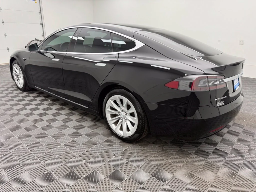 Used 2018 Black Tesla 75D image 11