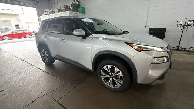 Used 2023 Silver Nissan SV image 7