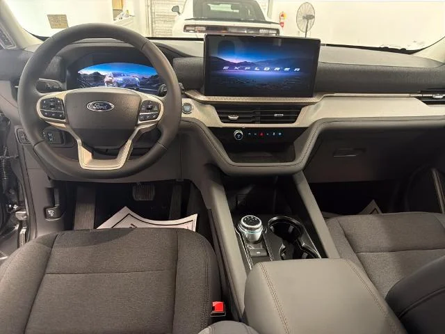 New 2026 Carbonized Gray Metallic Ford Active image 32