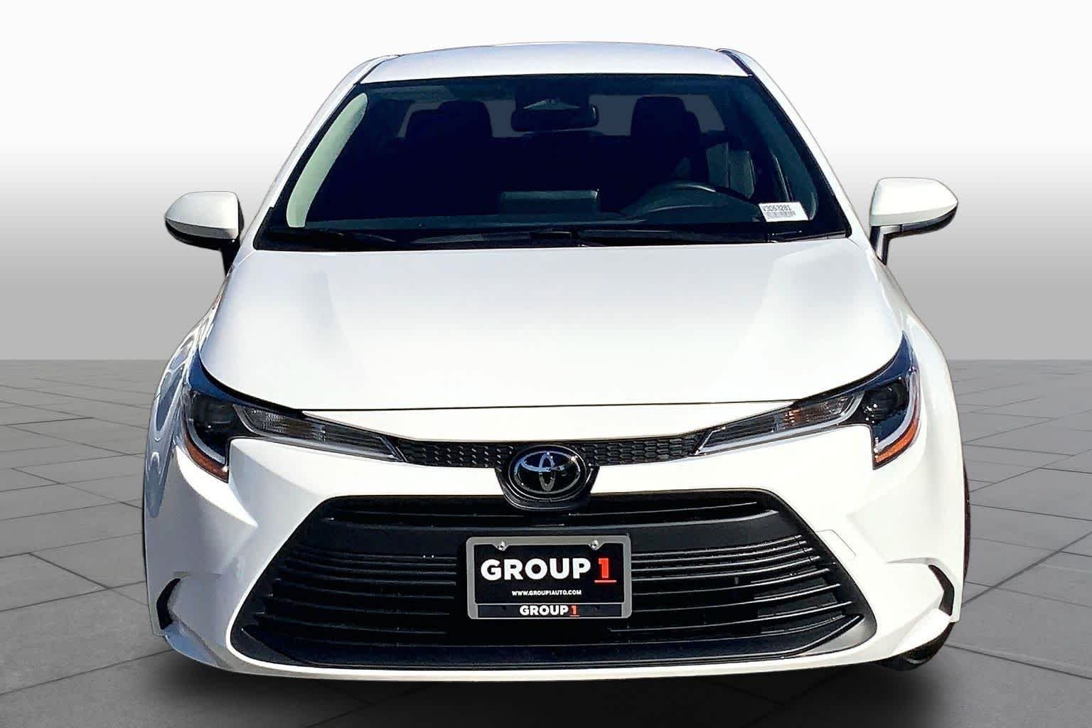 New 2027 Ice Cap Toyota LE image 3