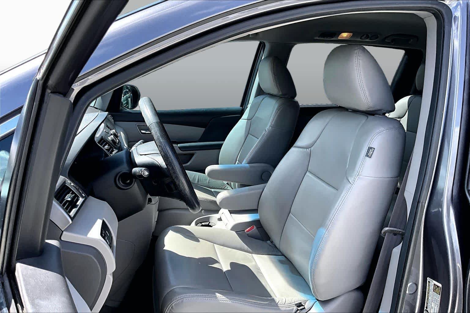 Used 2015 Alabaster Silver Metallic Honda EX image 8