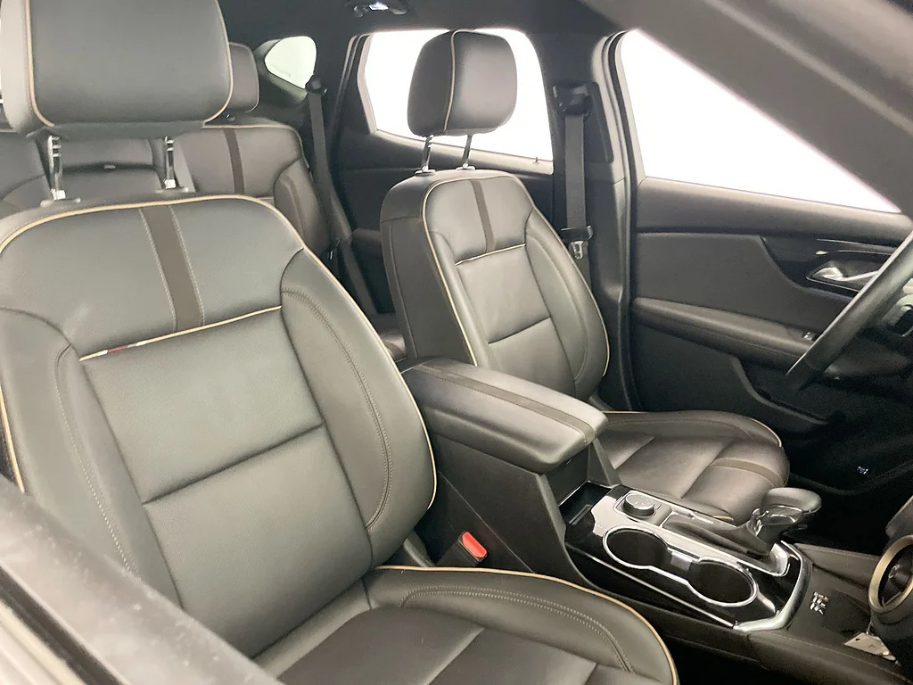 Used 2023 Black Chevrolet Premier image 28