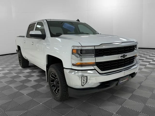 Used 2018 White Chevrolet LT image 7