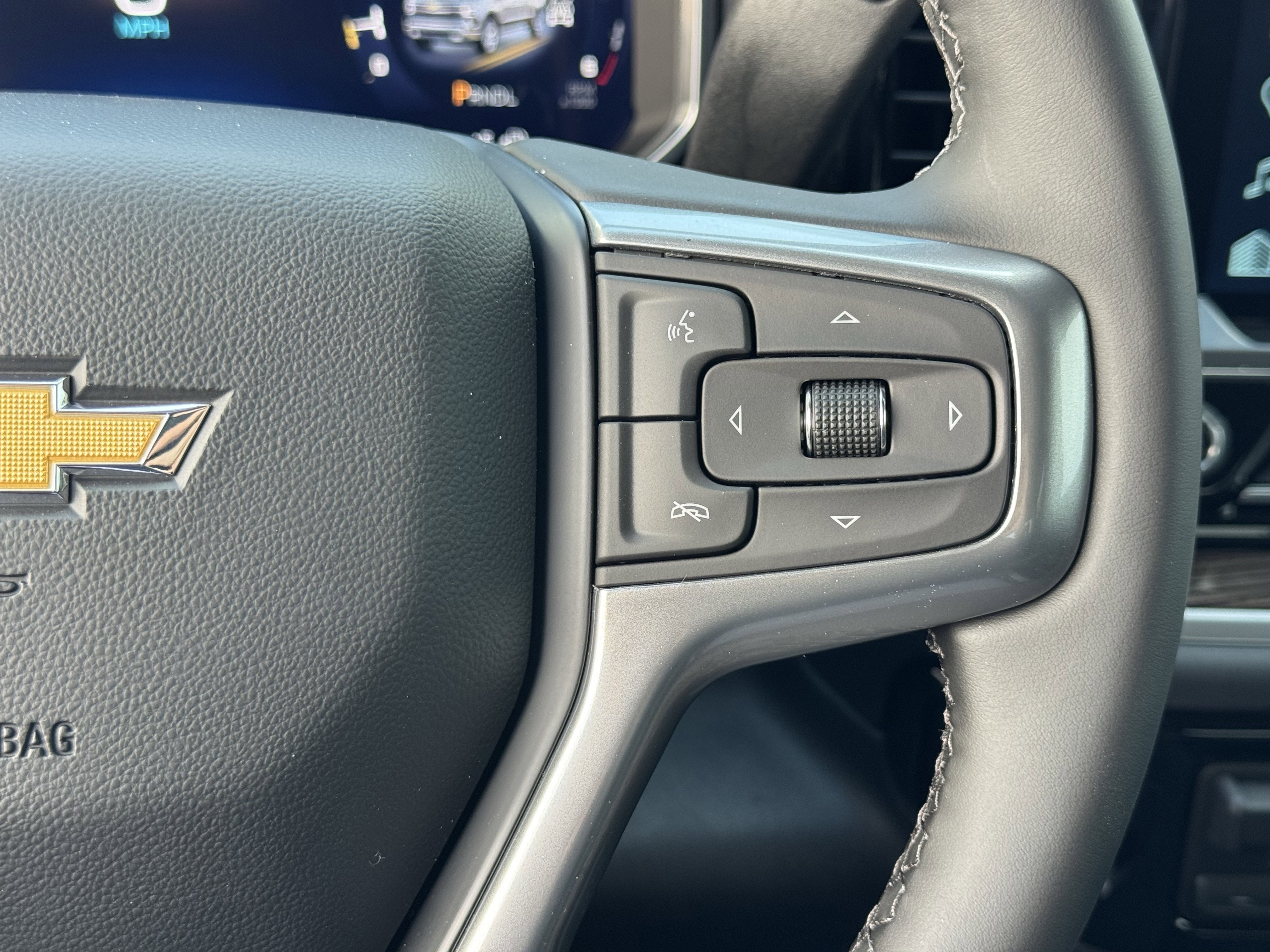 Used 2026 Summit White Chevrolet LT image 28
