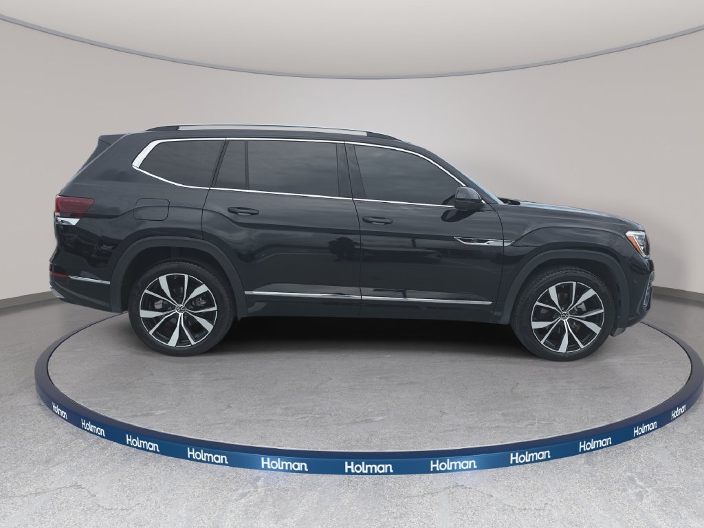 Used 2025 Black Volkswagen 2.0T SEL Premium R-Line image 4