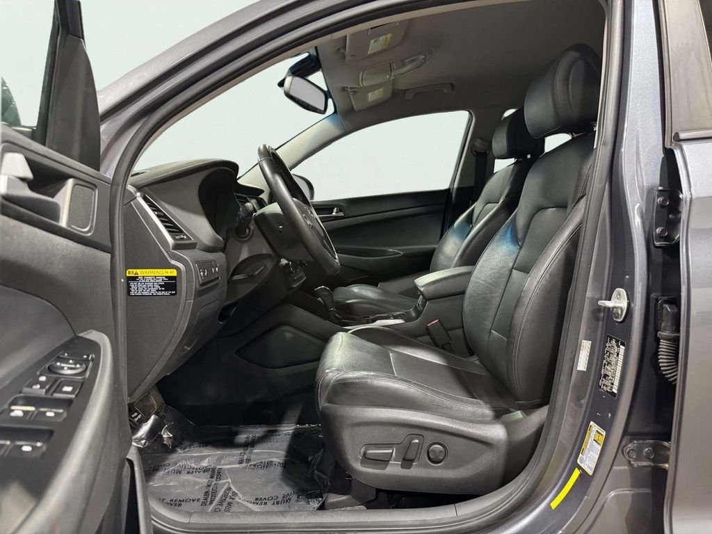 Used 2016 Coliseum Gray Hyundai Limited image 26
