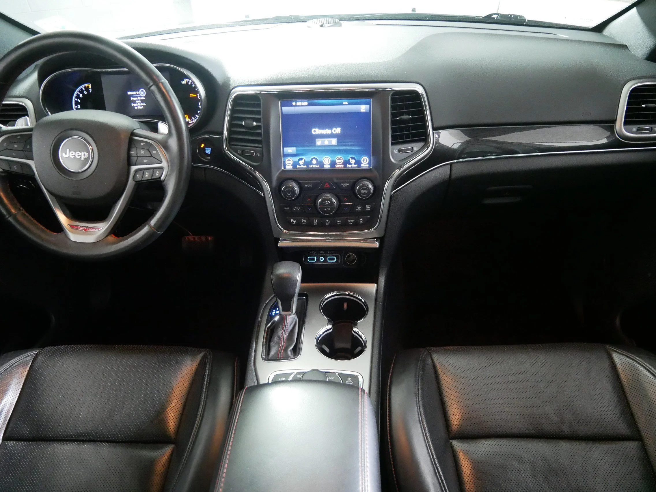 Used 2018 Granite Crystal Metallic Clearcoat Jeep Trailhawk image 10