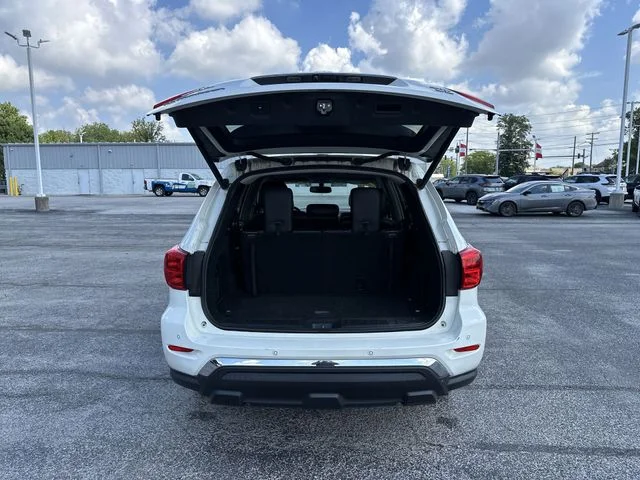 Used 2019 White Nissan SL image 22