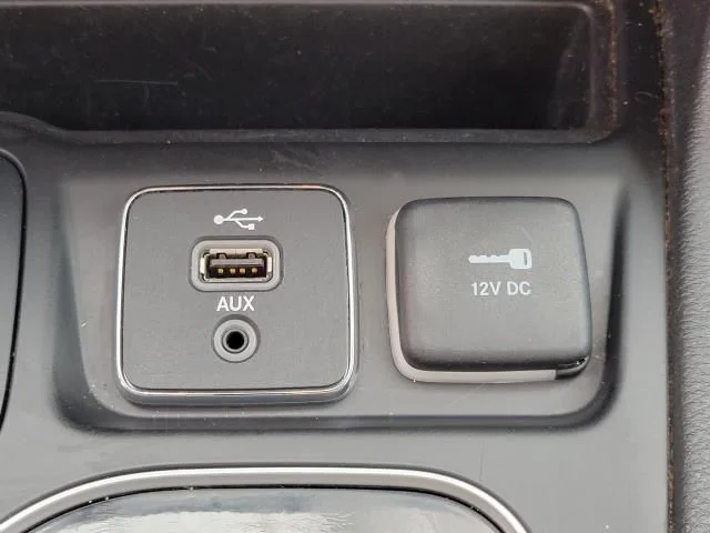 Used 2019 Green Jeep Limited image 30