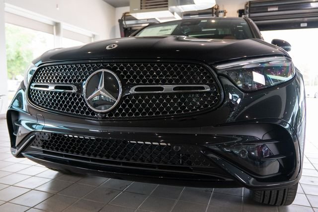 New 2027 Obsidian Black Metallic Mercedes-Benz GLC 300 image 11