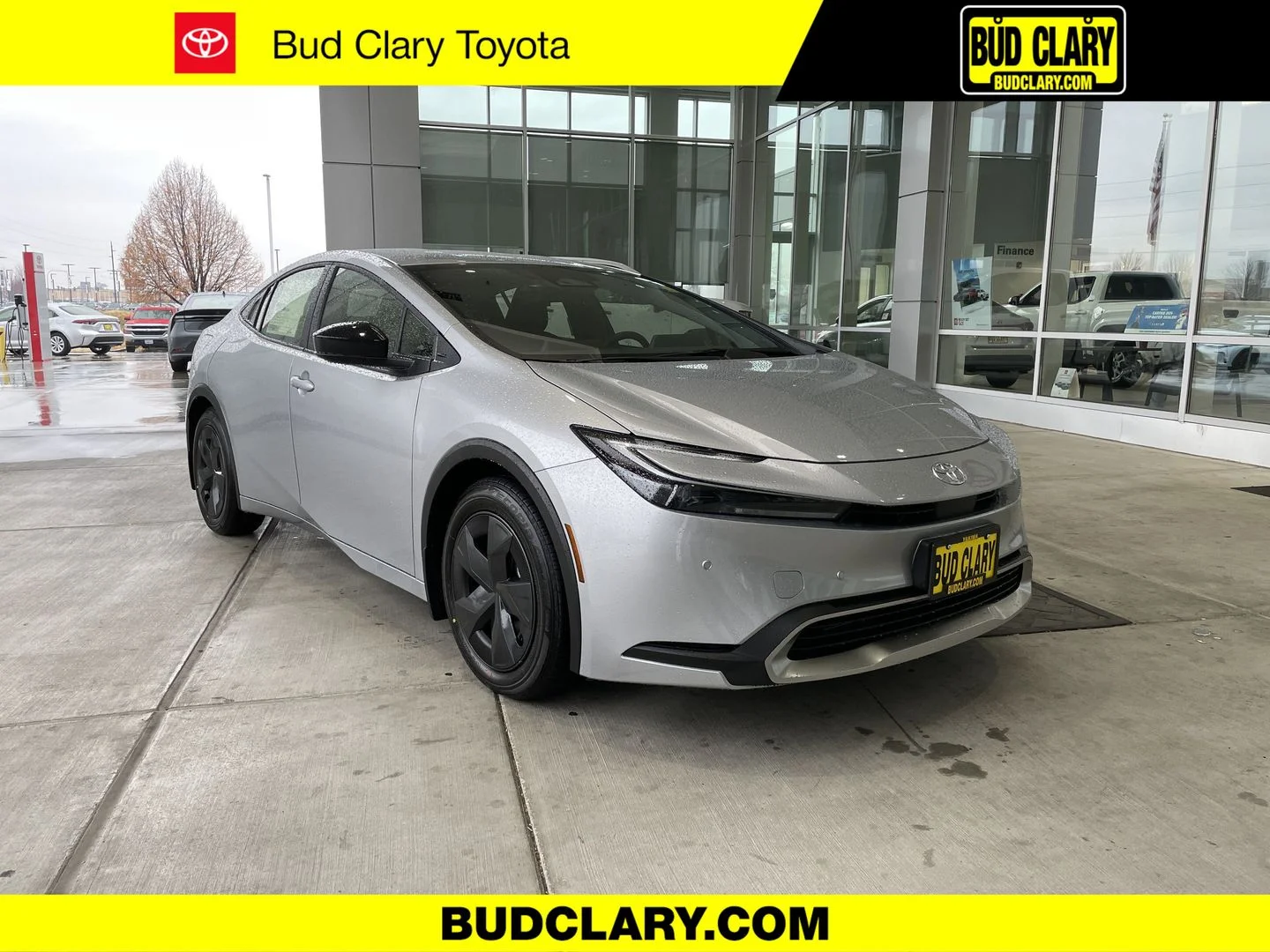 2026 Toyota Prius SE's photo