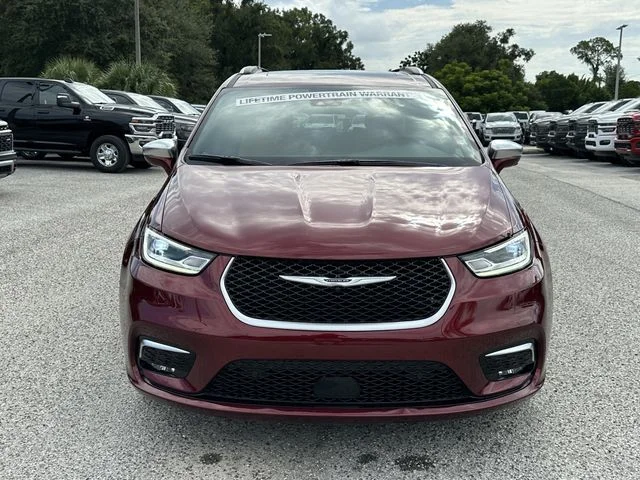 Used 2022 Red Chrysler Pinnacle image 4