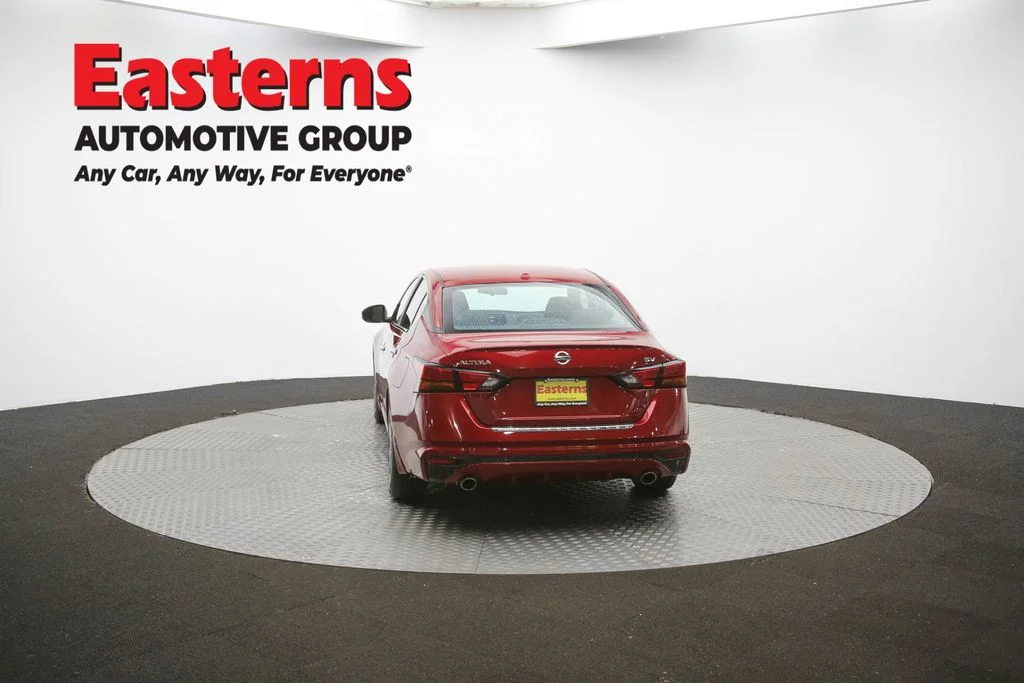 Used 2021 Red Nissan 2.5 SV image 66