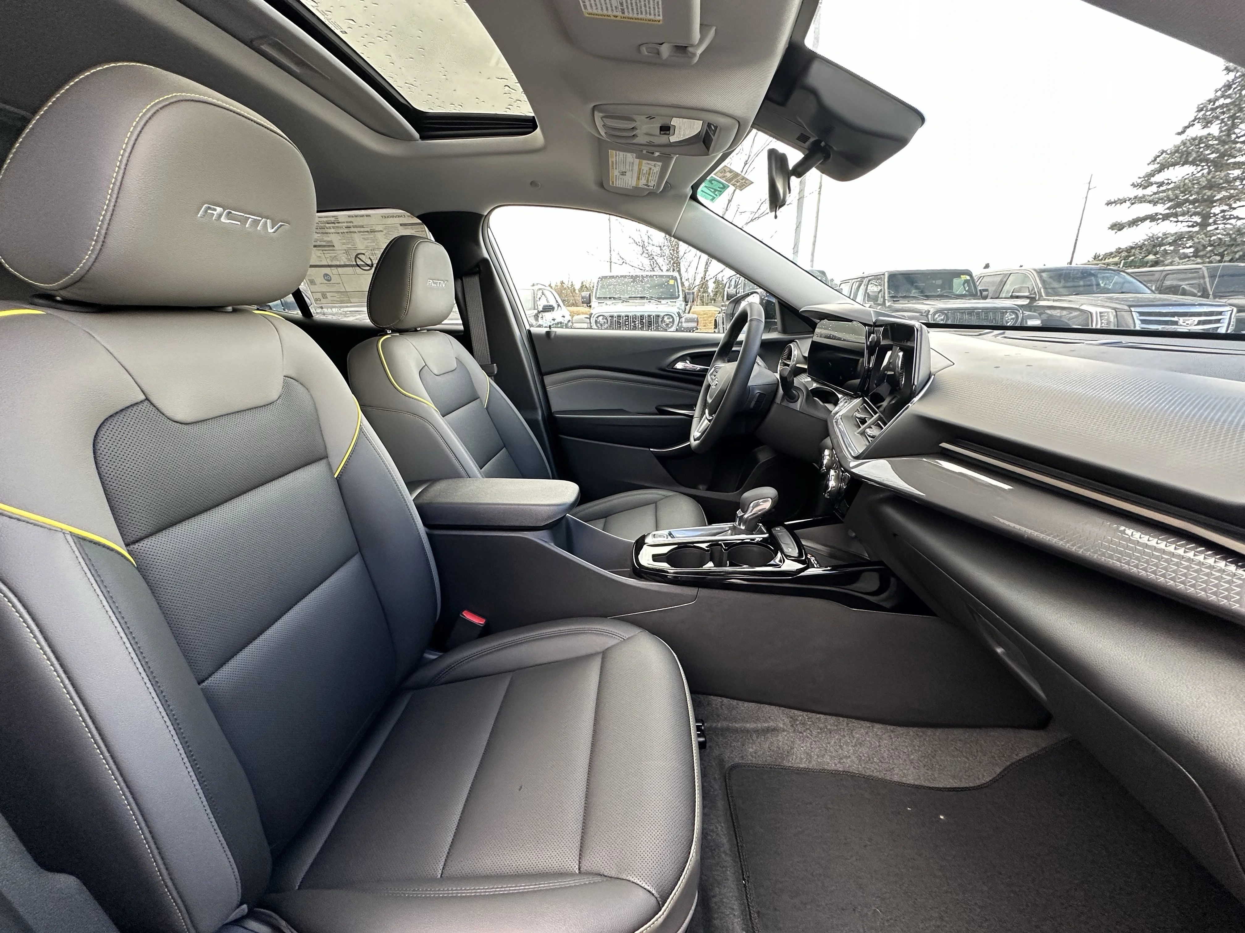 New 2026 Summit White Chevrolet ACTIV image 22