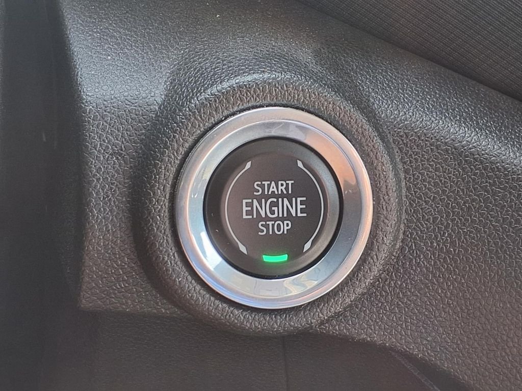 Used 2023 White Chevrolet LT image 28