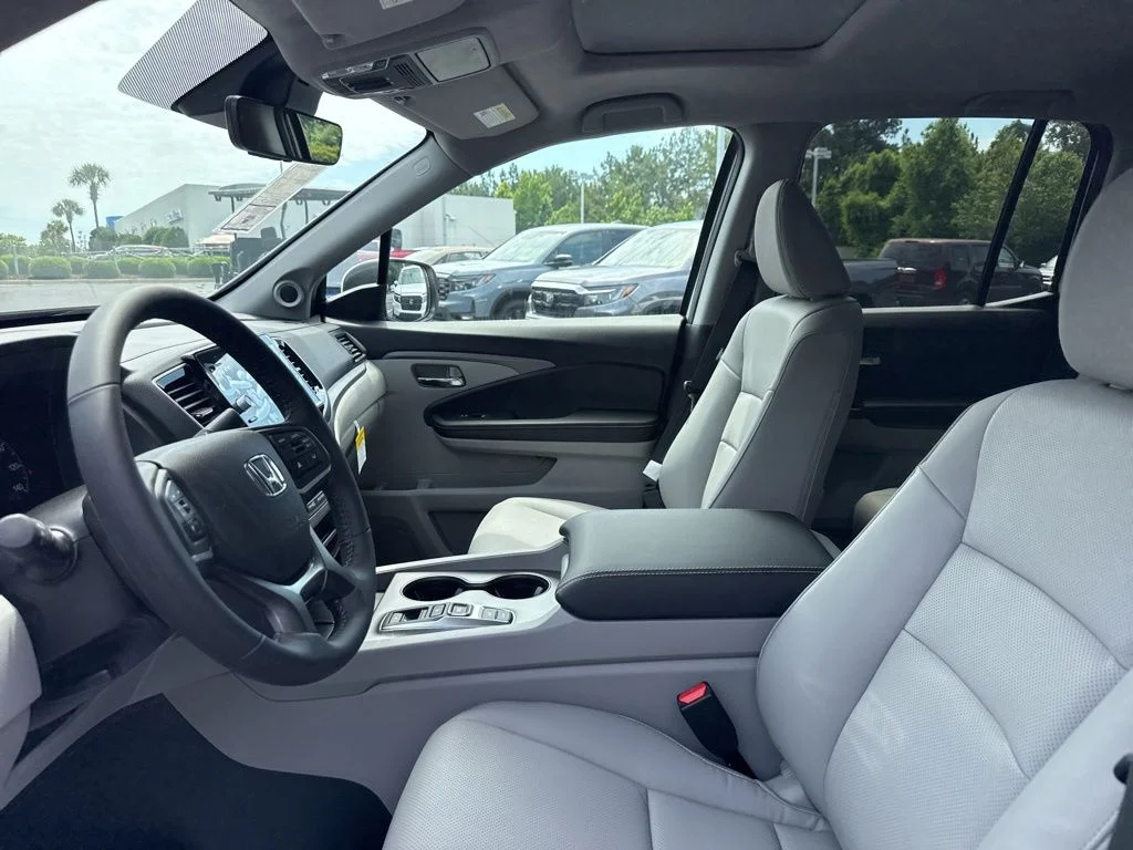 New 2026 Platinum White Pearl Honda RTL image 19