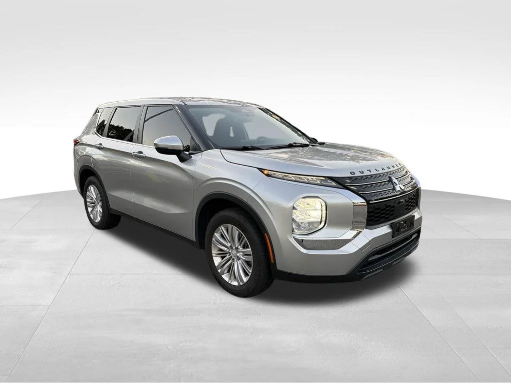 Used 2022 Silver Mitsubishi ES image 7