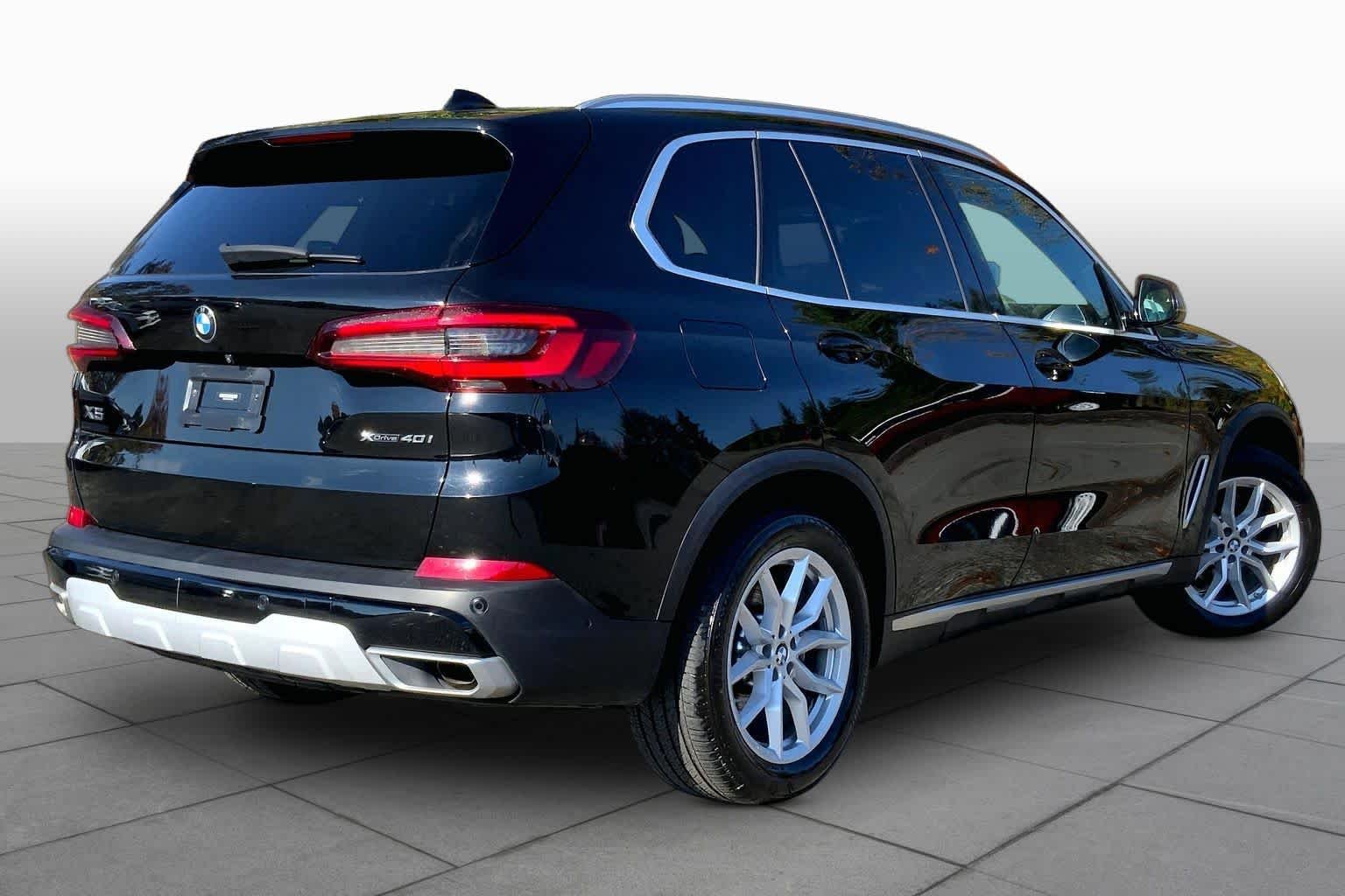 Certified Used 2021 Jet Black BMW xDrive40i image 12
