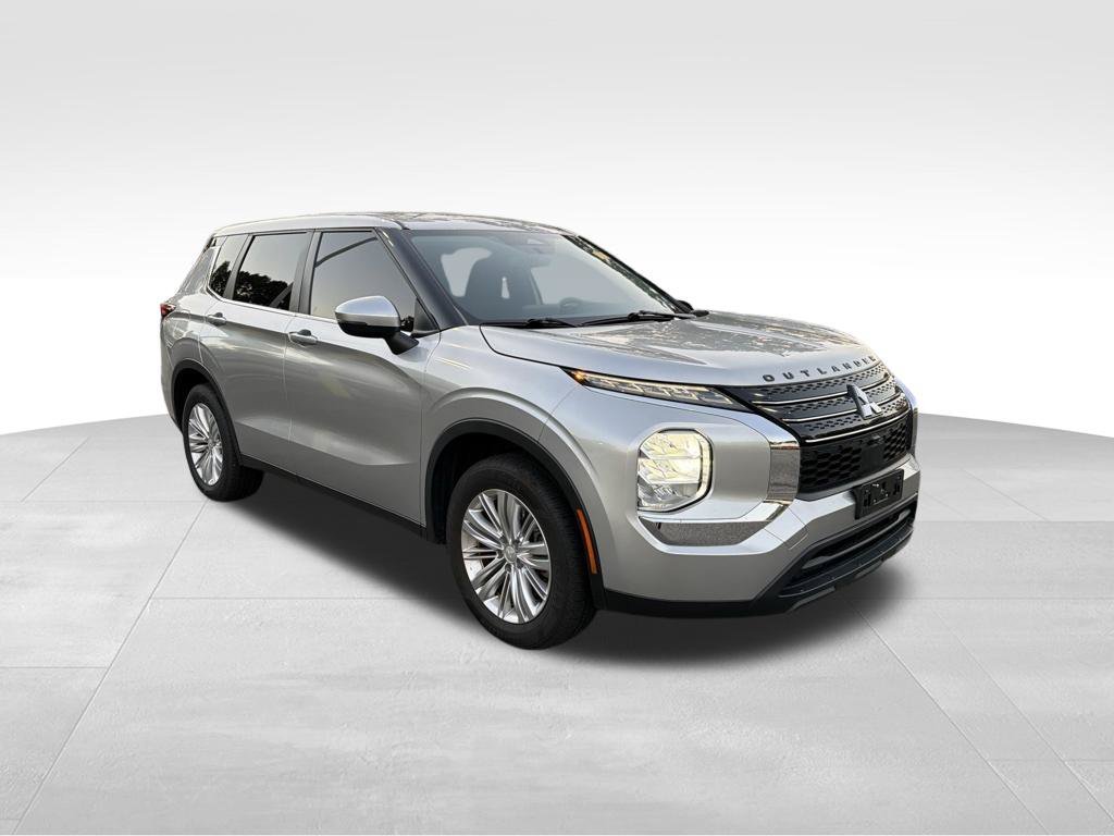 Used 2022 Silver Mitsubishi ES image 7