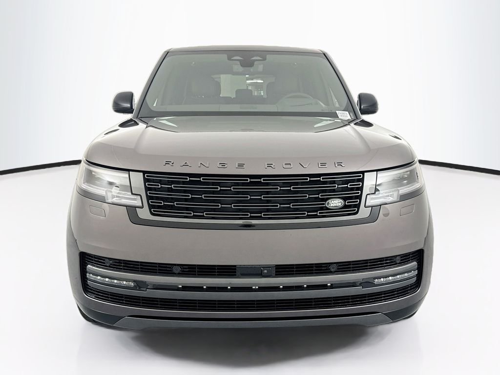 New 2026 Charente Grey Land Rover SE image 2