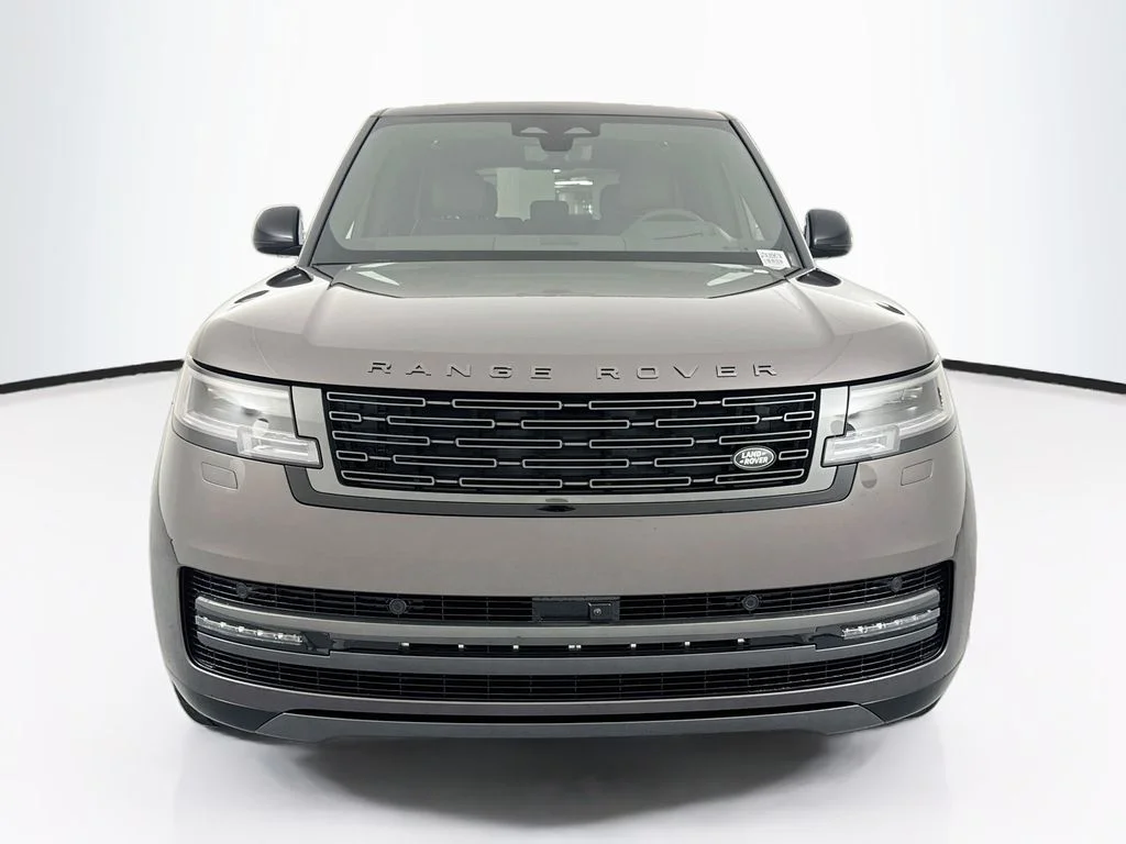 New 2026 Charente Grey Land Rover SE image 2